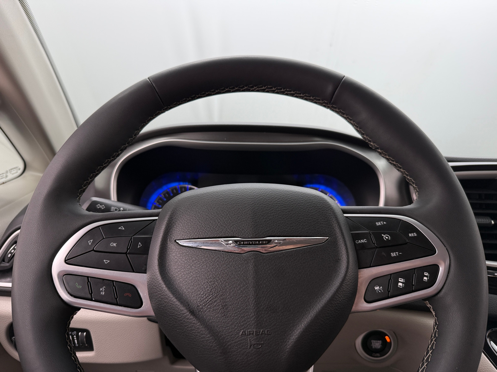 Thumbnail: 2024 Chrysler Pacifica - 4