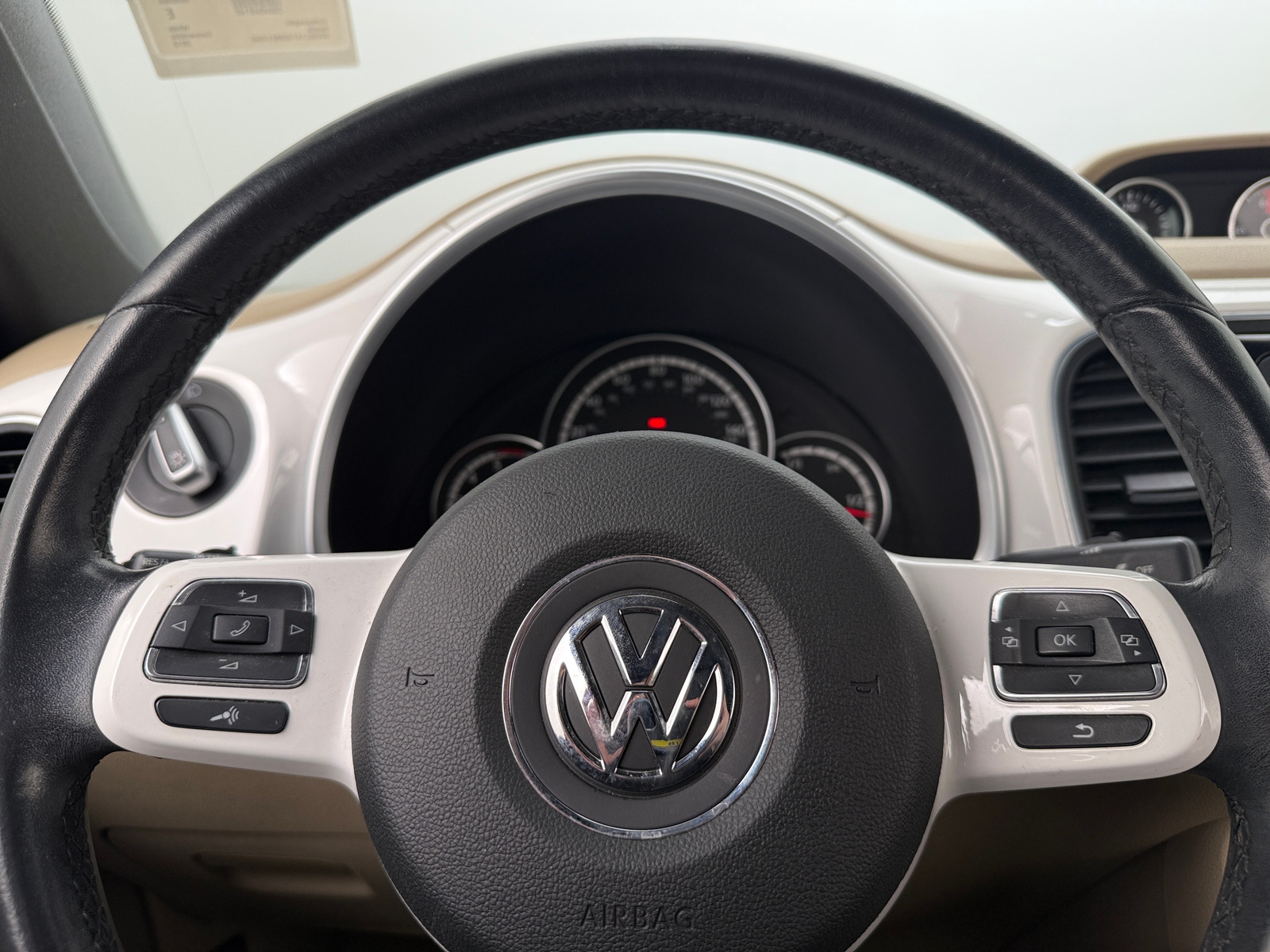 Thumbnail: 2013 Volkswagen Beetle - 4