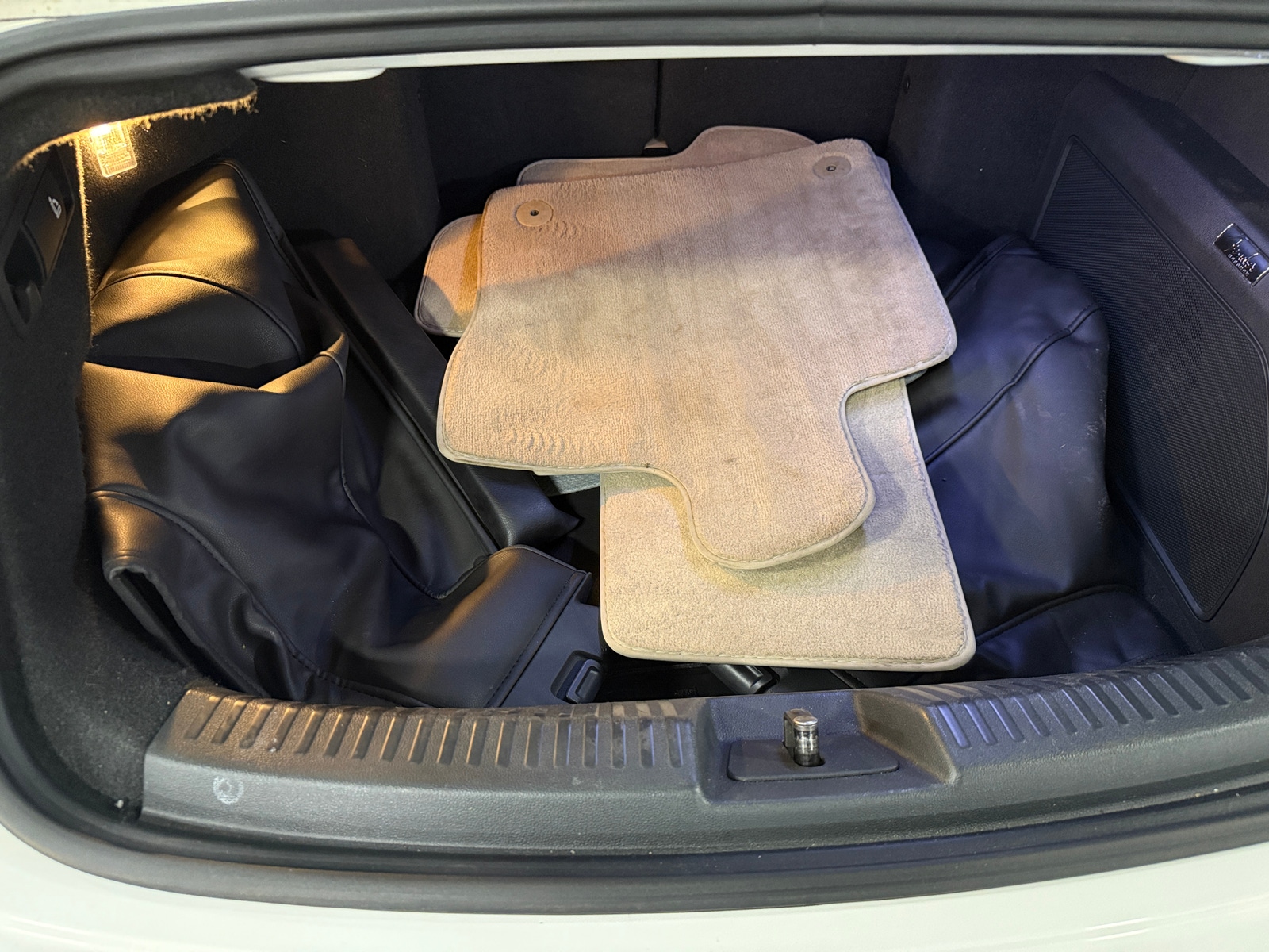 Thumbnail: 2013 Volkswagen Beetle - 6