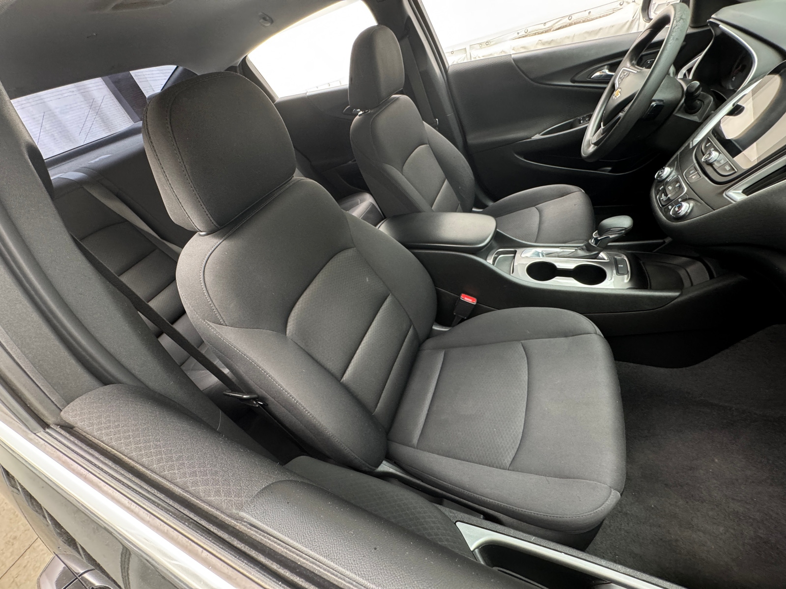 Thumbnail: 2022 Chevrolet Malibu - 2