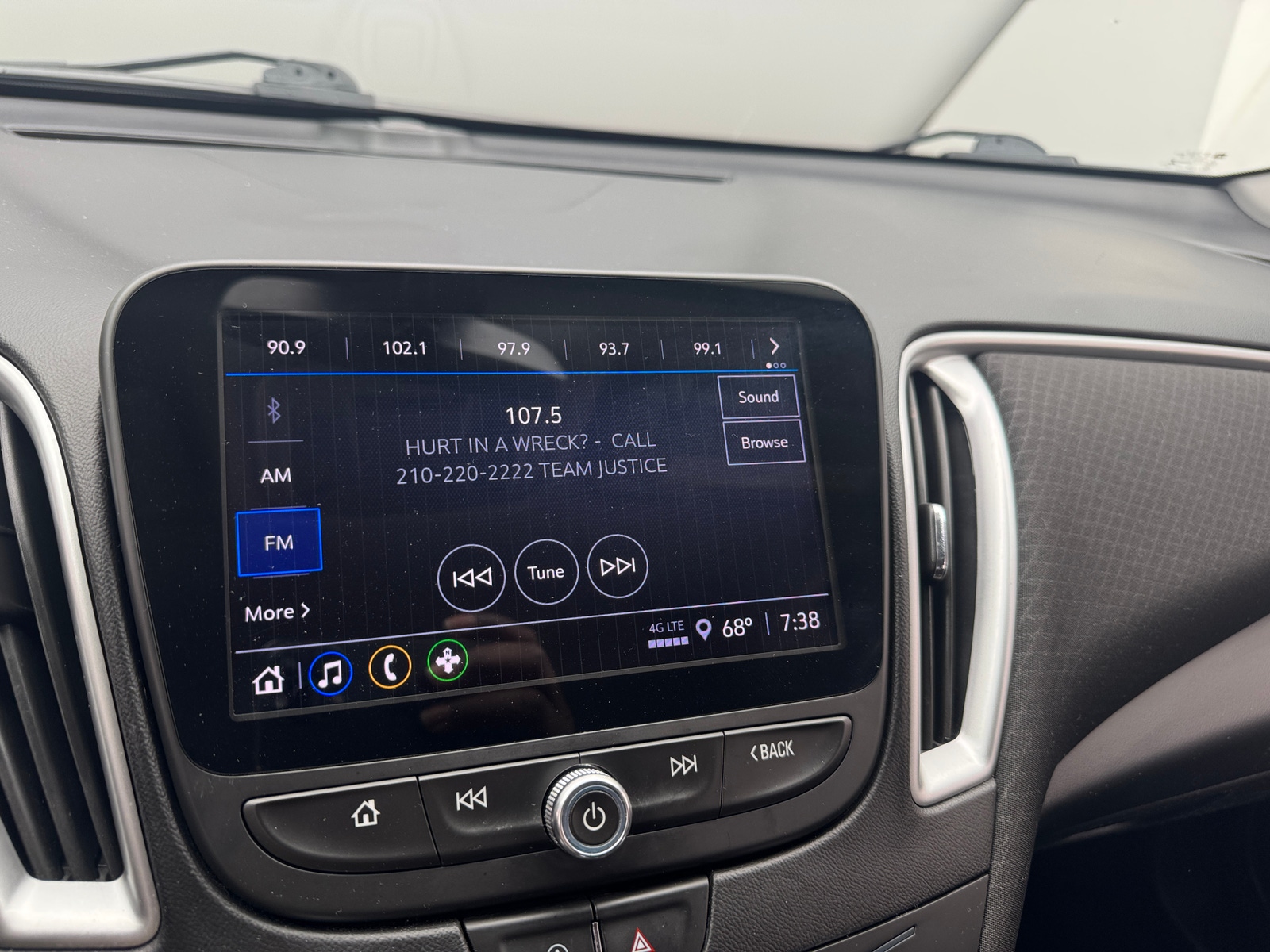 Thumbnail: 2022 Chevrolet Malibu - 4