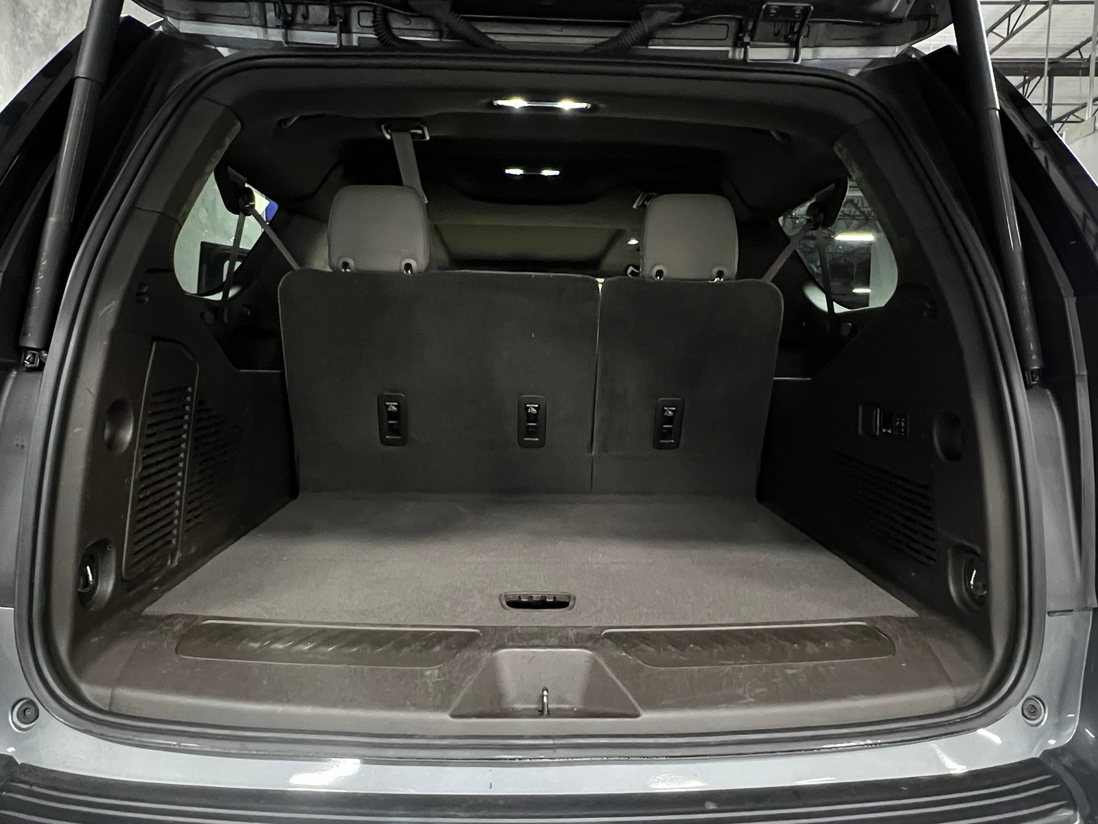 Thumbnail: 2021 Chevrolet Suburban - 6