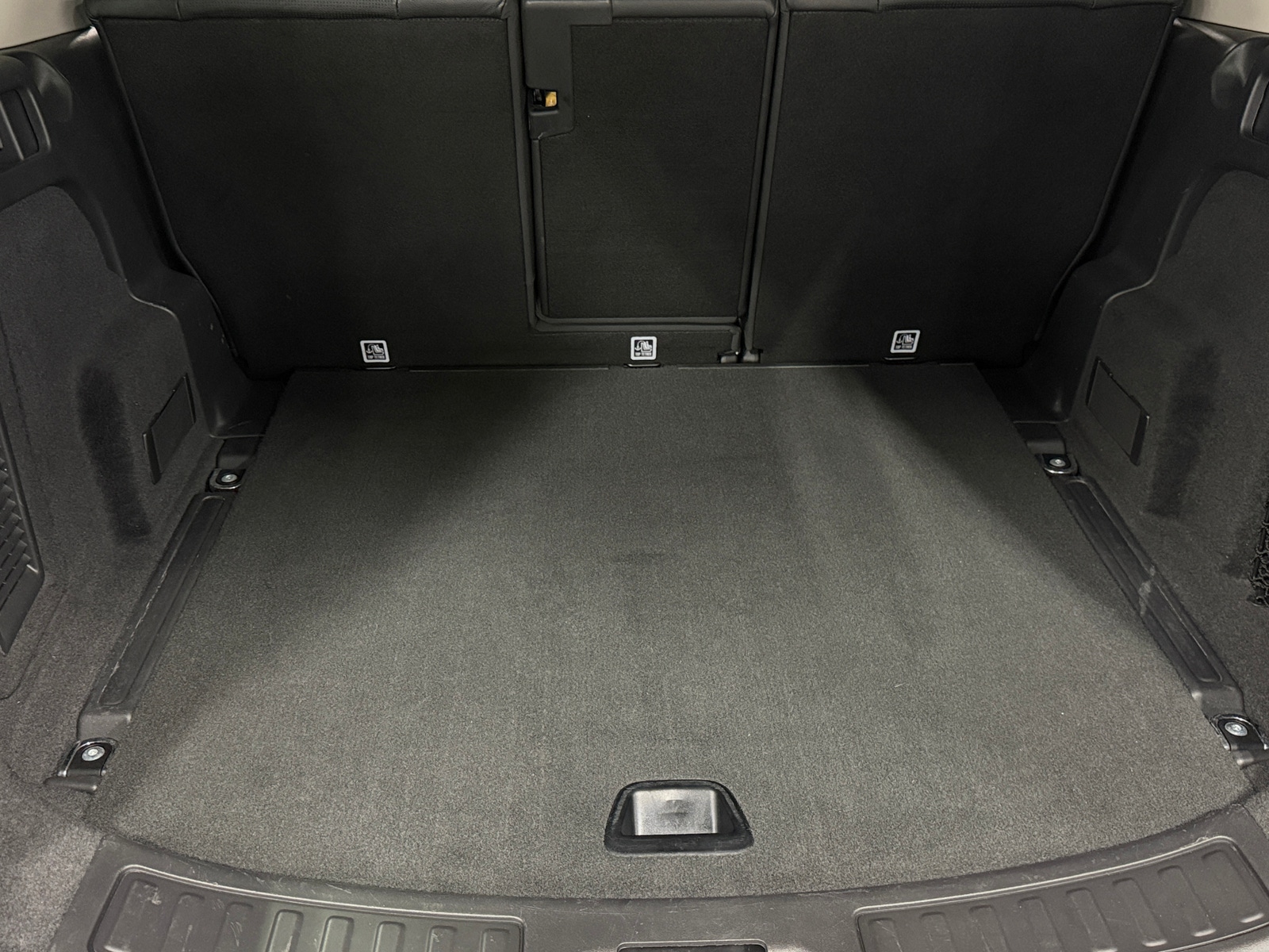 Thumbnail: 2021 Land Rover Discovery Sport - 6