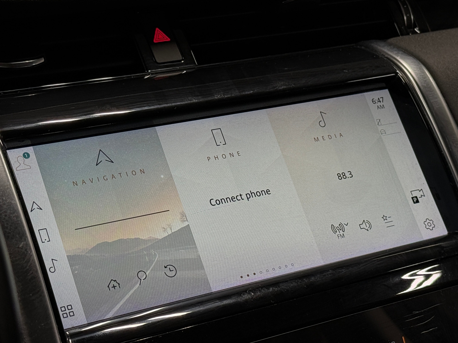 Thumbnail: 2021 Land Rover Discovery Sport - 3