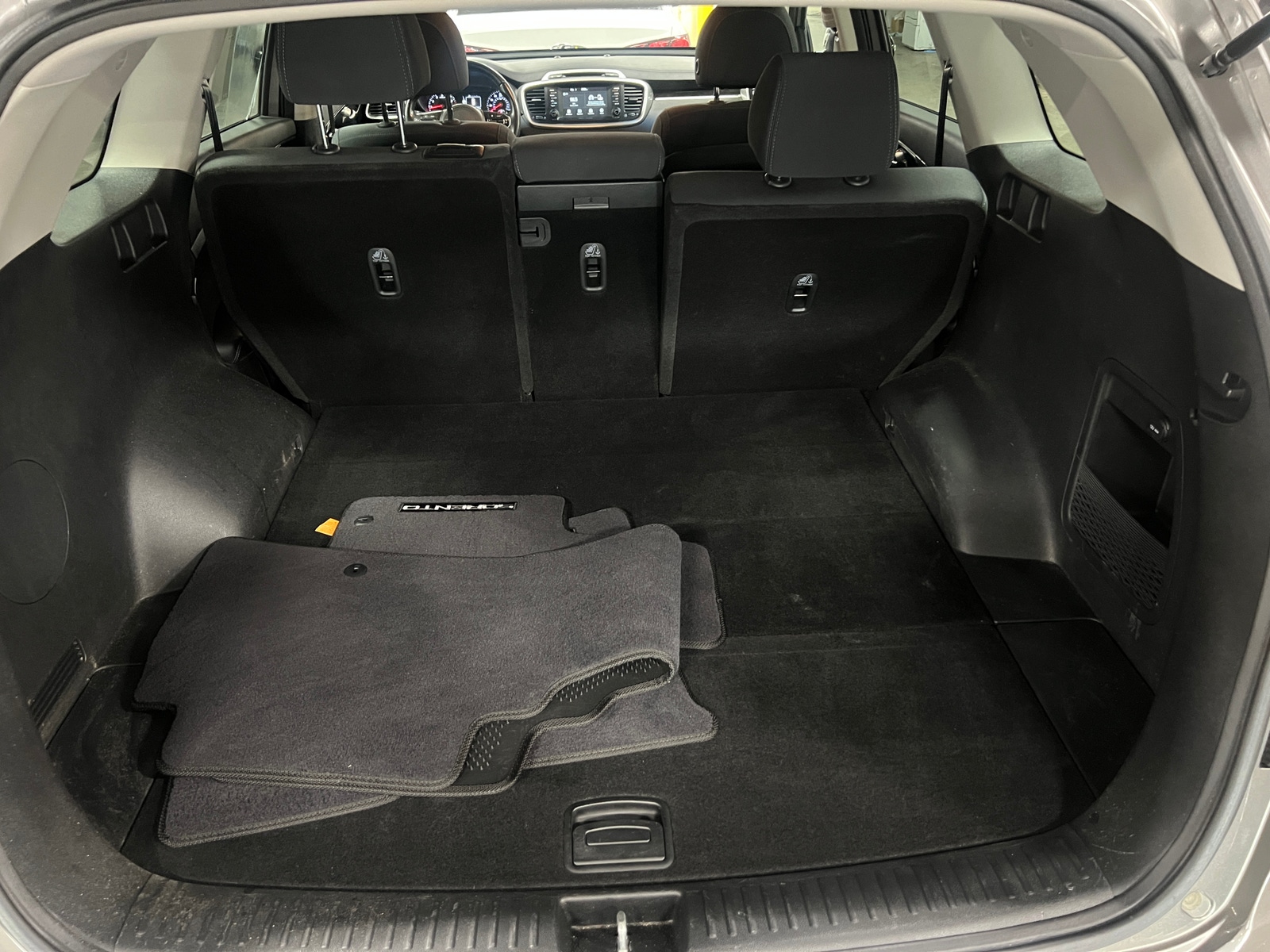 Thumbnail: 2018 Kia Sorento - 7