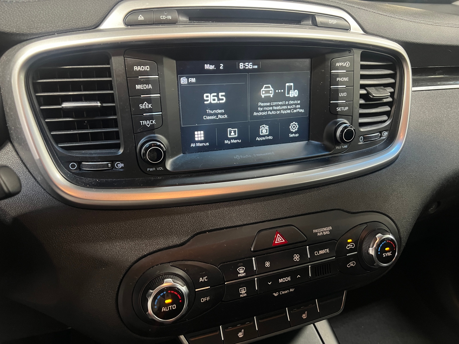 Thumbnail: 2018 Kia Sorento - 4