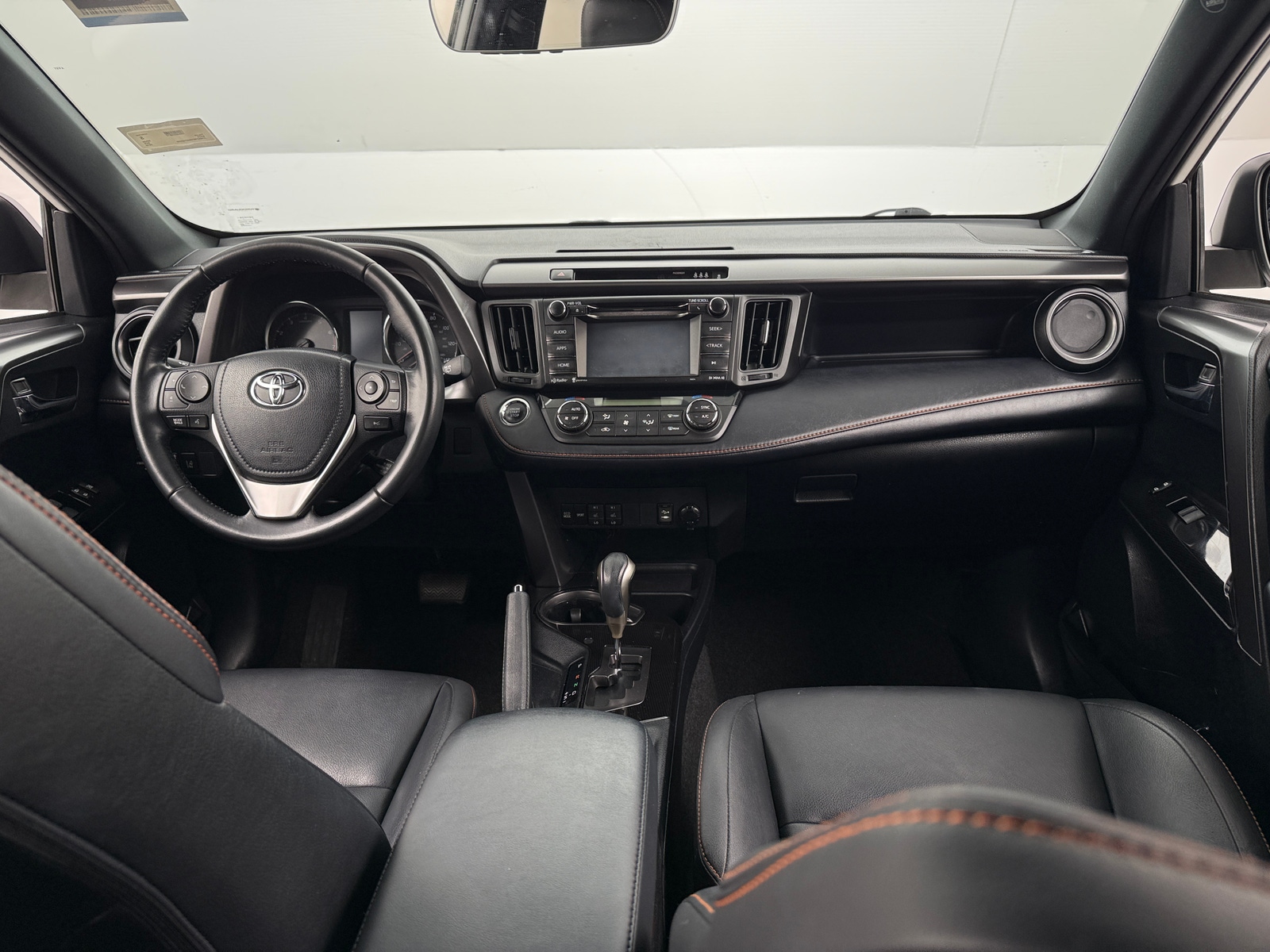 Thumbnail: 2018 Toyota RAV4 - 2