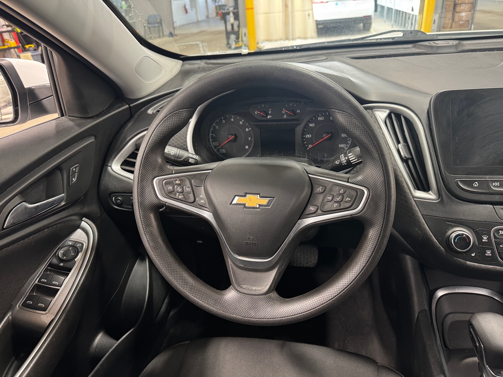 Thumbnail: 2023 Chevrolet Malibu - 5