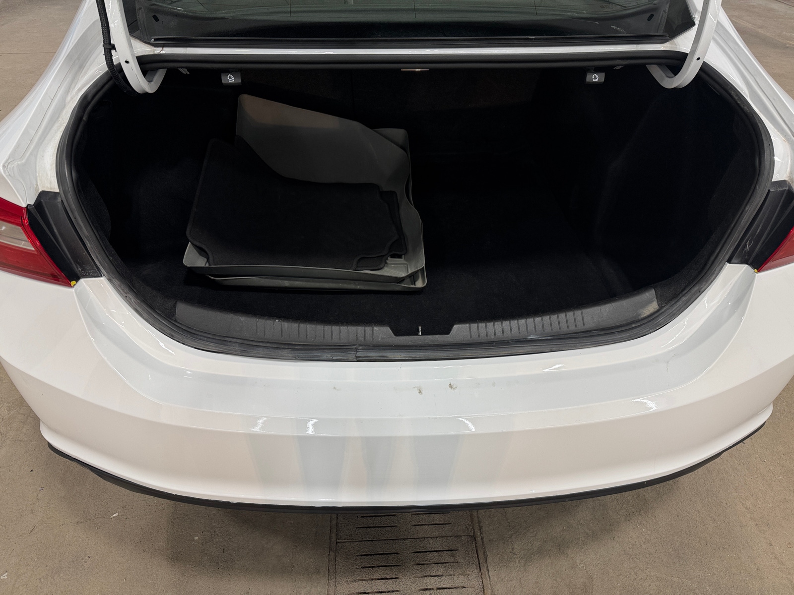 Thumbnail: 2023 Chevrolet Malibu - 7