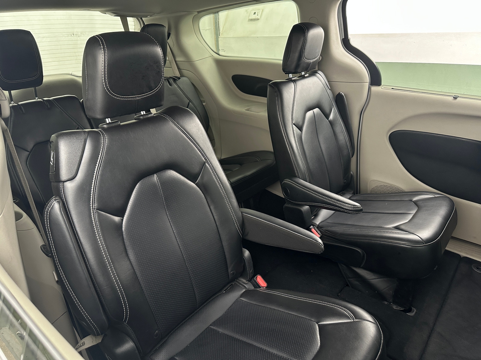 Thumbnail: 2023 Chrysler Pacifica - 5