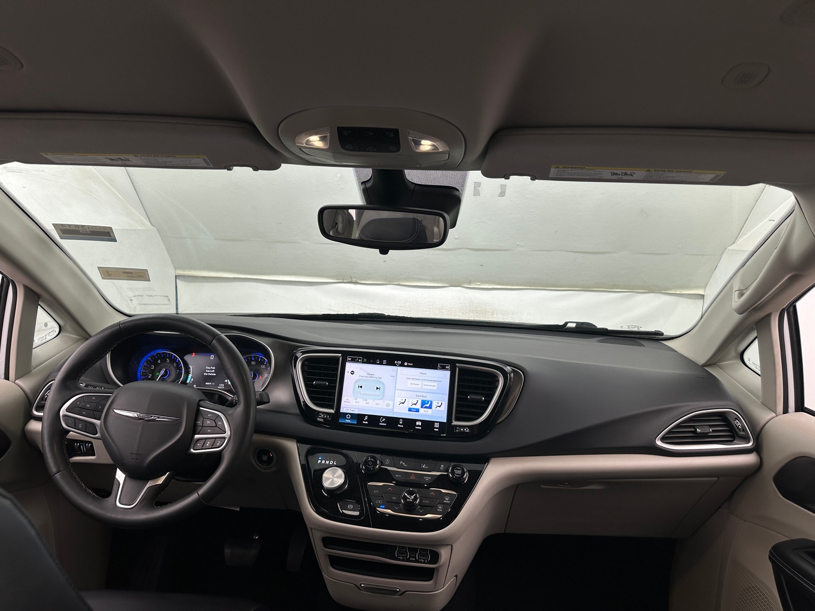 Thumbnail: 2023 Chrysler Pacifica - 2