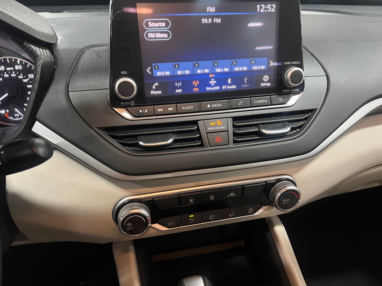 Thumbnail: 2022 Nissan Altima - 4