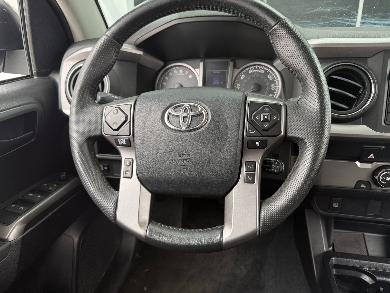 Thumbnail: 2019 Toyota Tacoma - 4