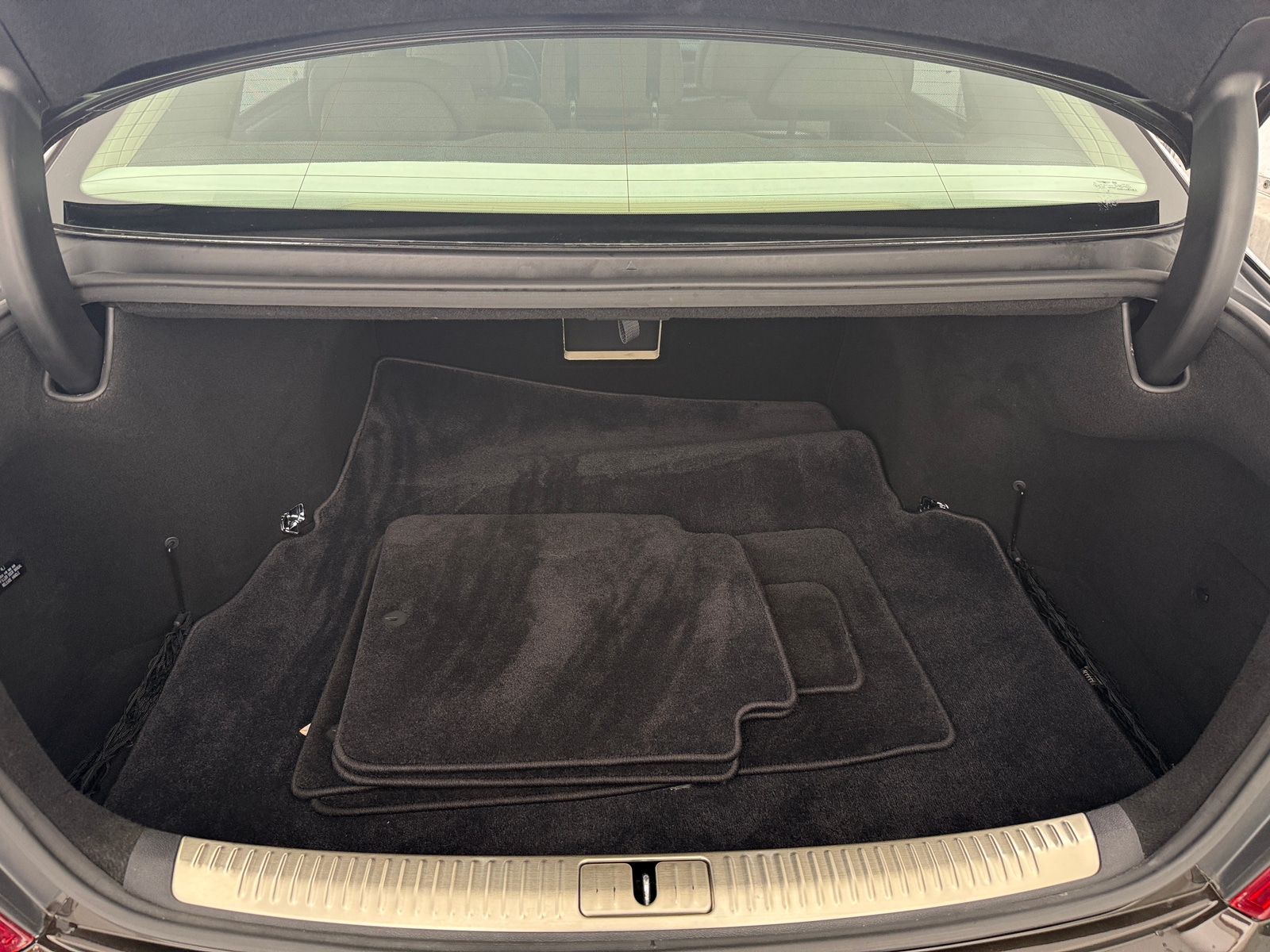 Thumbnail: 2018 Genesis G90 - 6