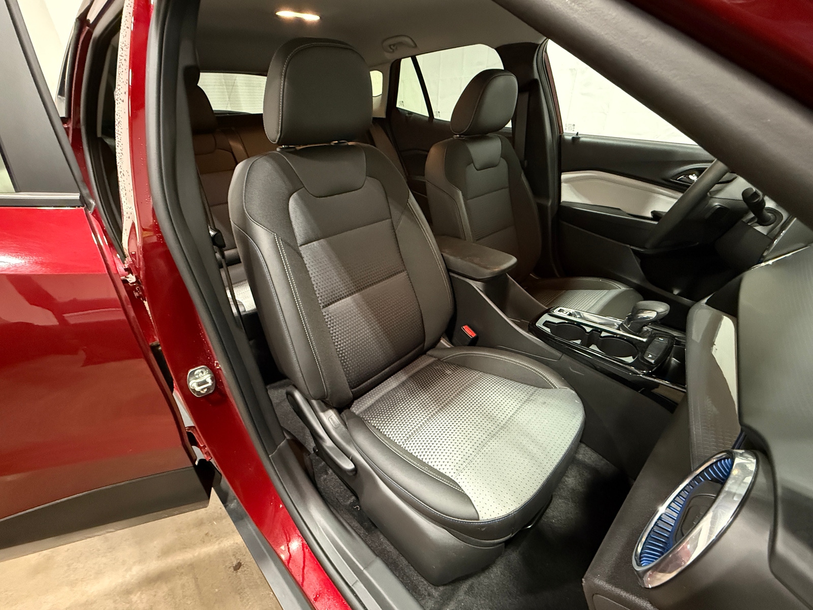 Thumbnail: 2025 Chevrolet Trax - 2