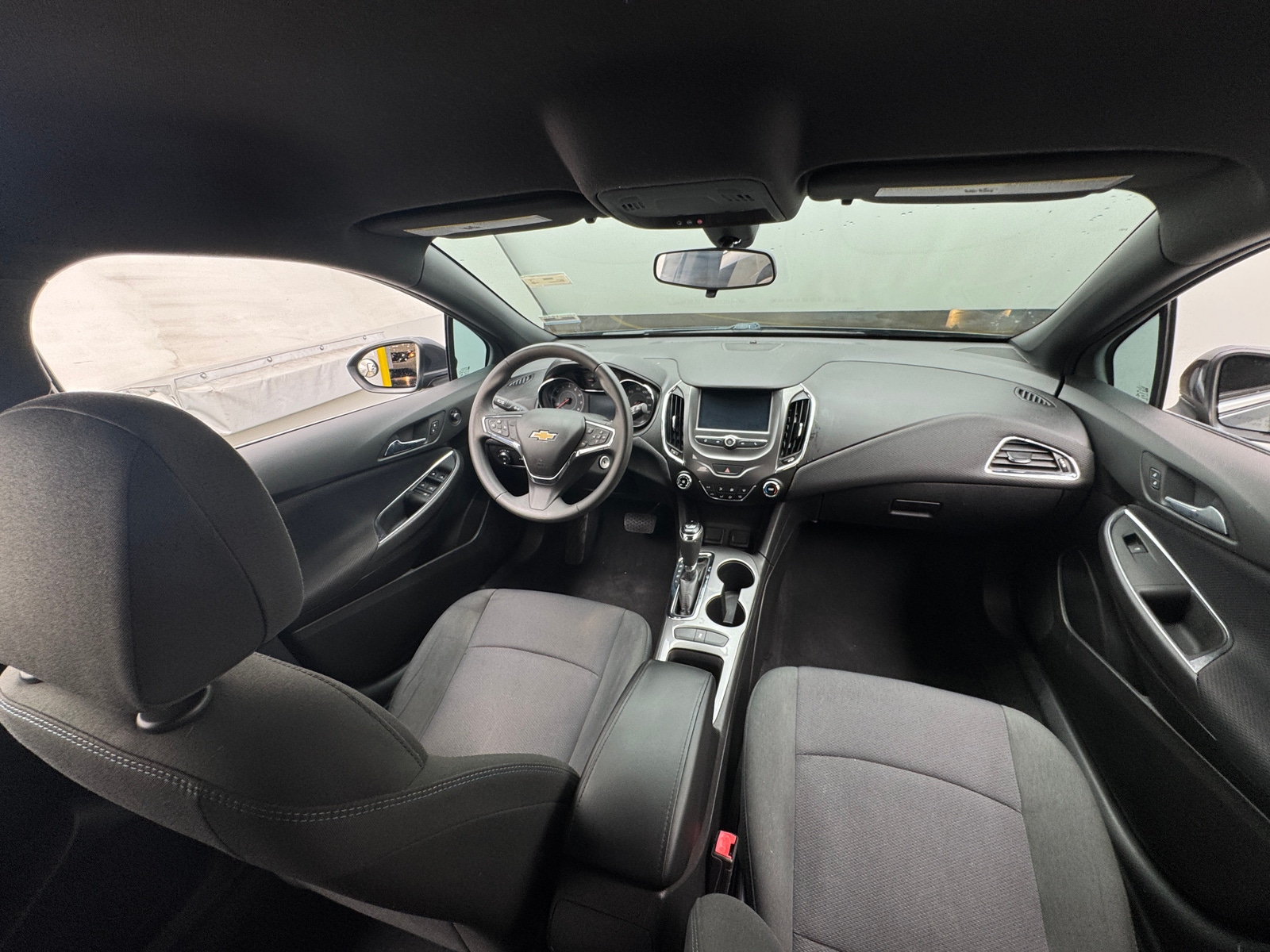 Thumbnail: 2017 Chevrolet Cruze - 3