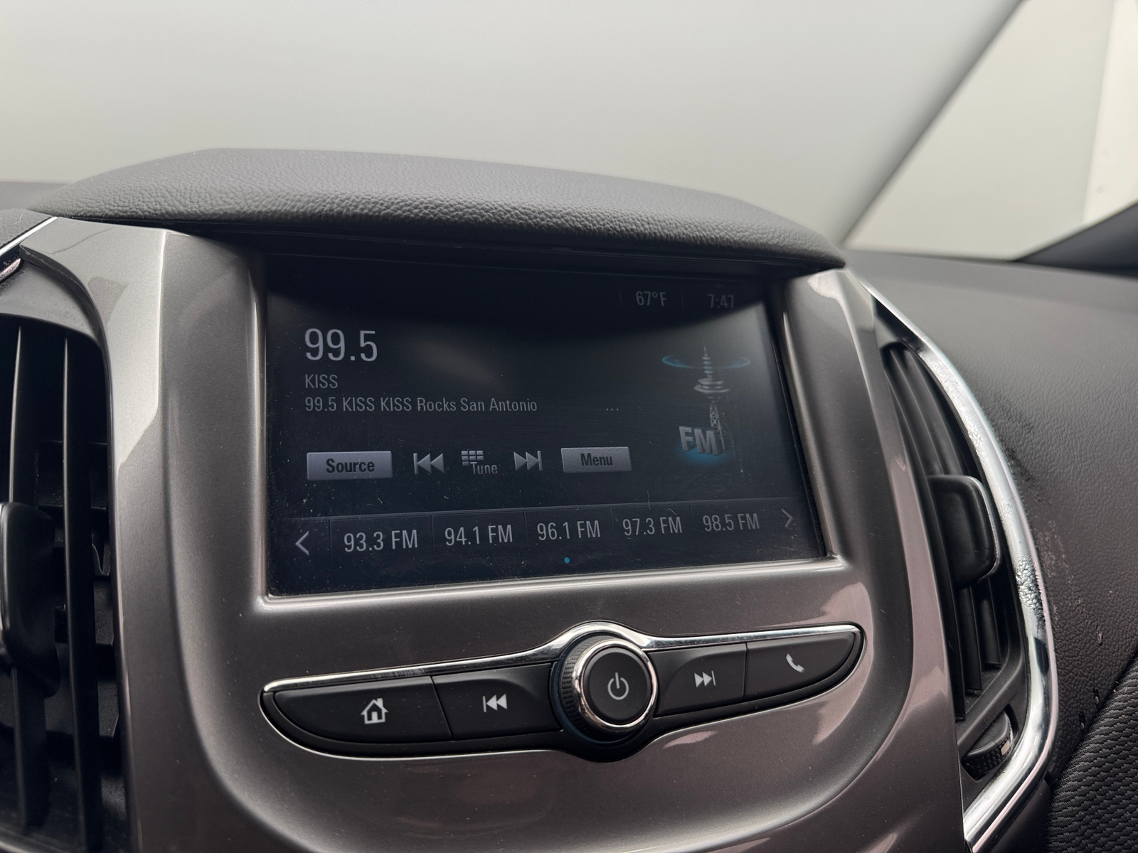 Thumbnail: 2017 Chevrolet Cruze - 4