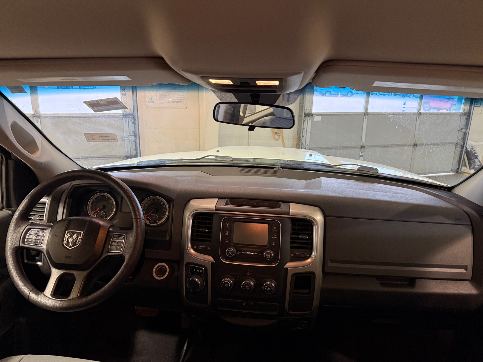 Thumbnail: 2019 RAM 1500 Classic - 3