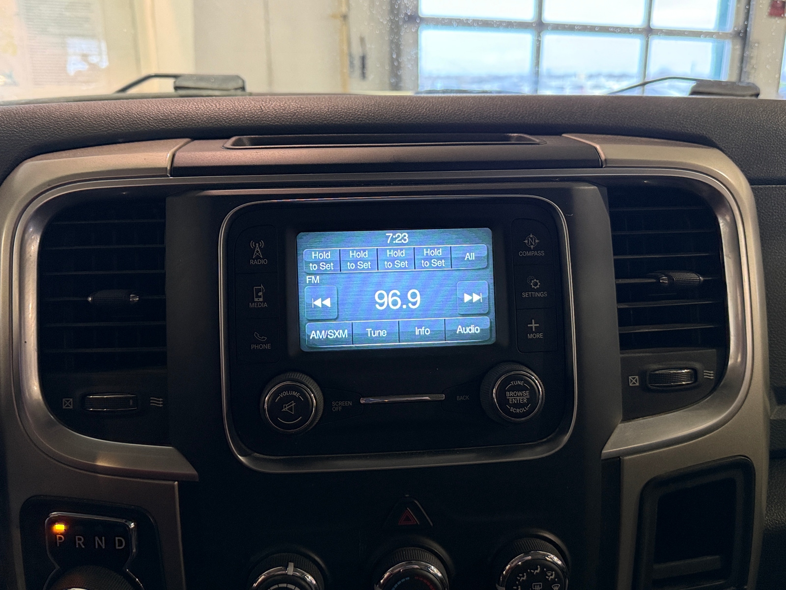 Thumbnail: 2019 RAM 1500 Classic - 4