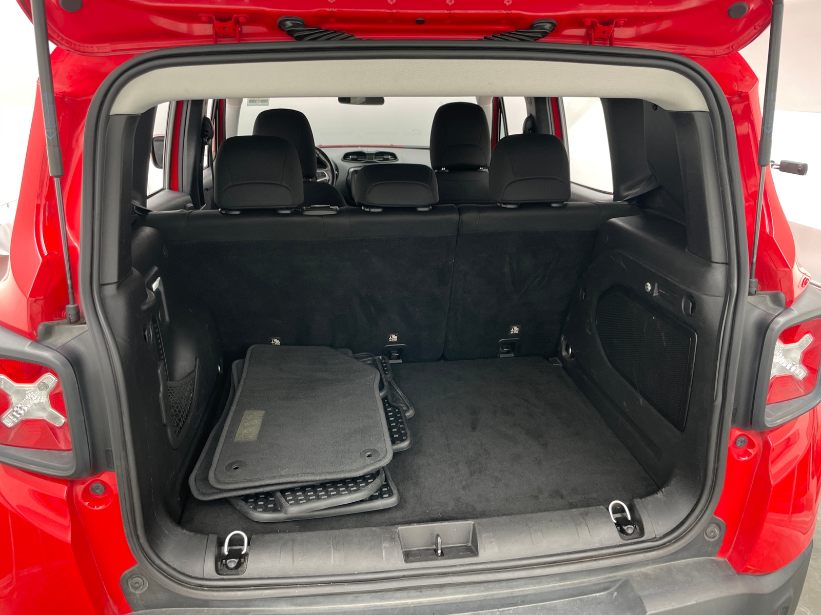 Thumbnail: 2019 Jeep Renegade - 7