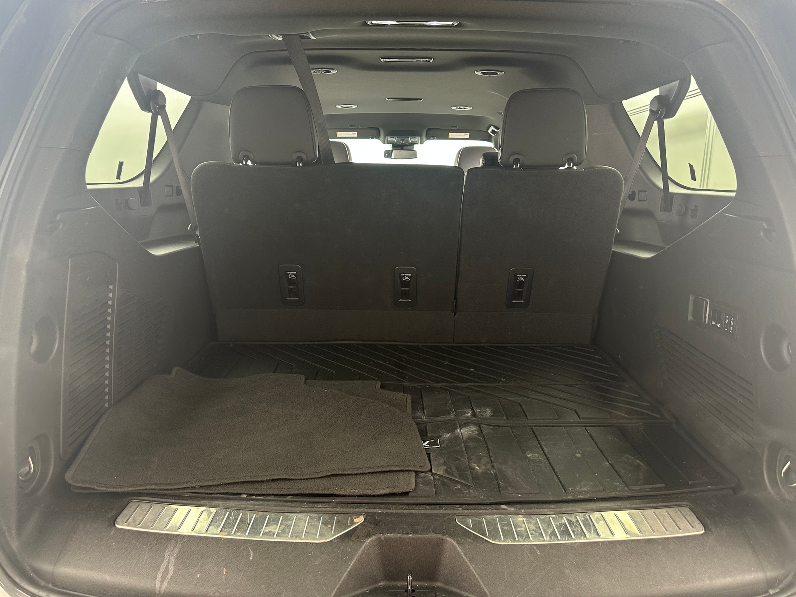 Thumbnail: 2023 Chevrolet Suburban - 6