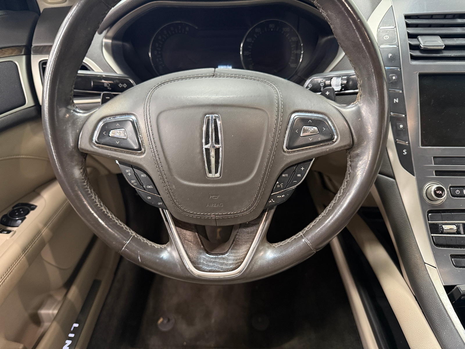 Thumbnail: 2017 Lincoln MKZ - 4