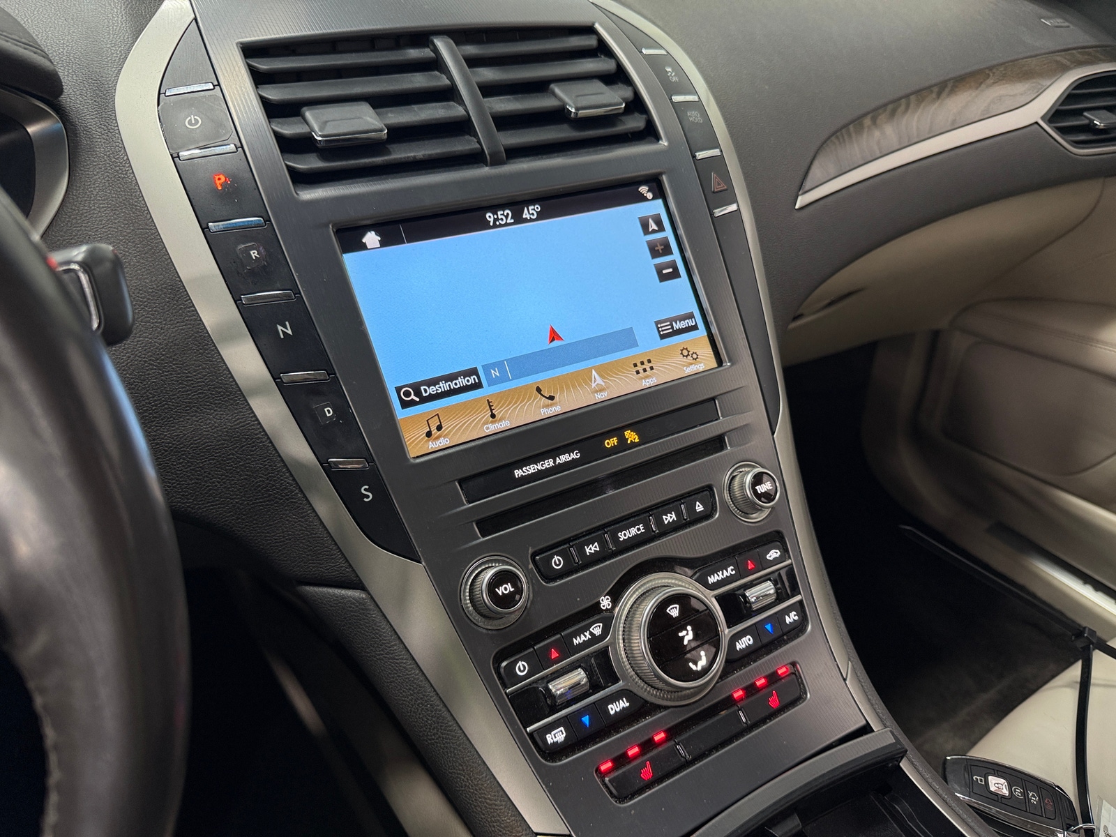 Thumbnail: 2017 Lincoln MKZ - 3