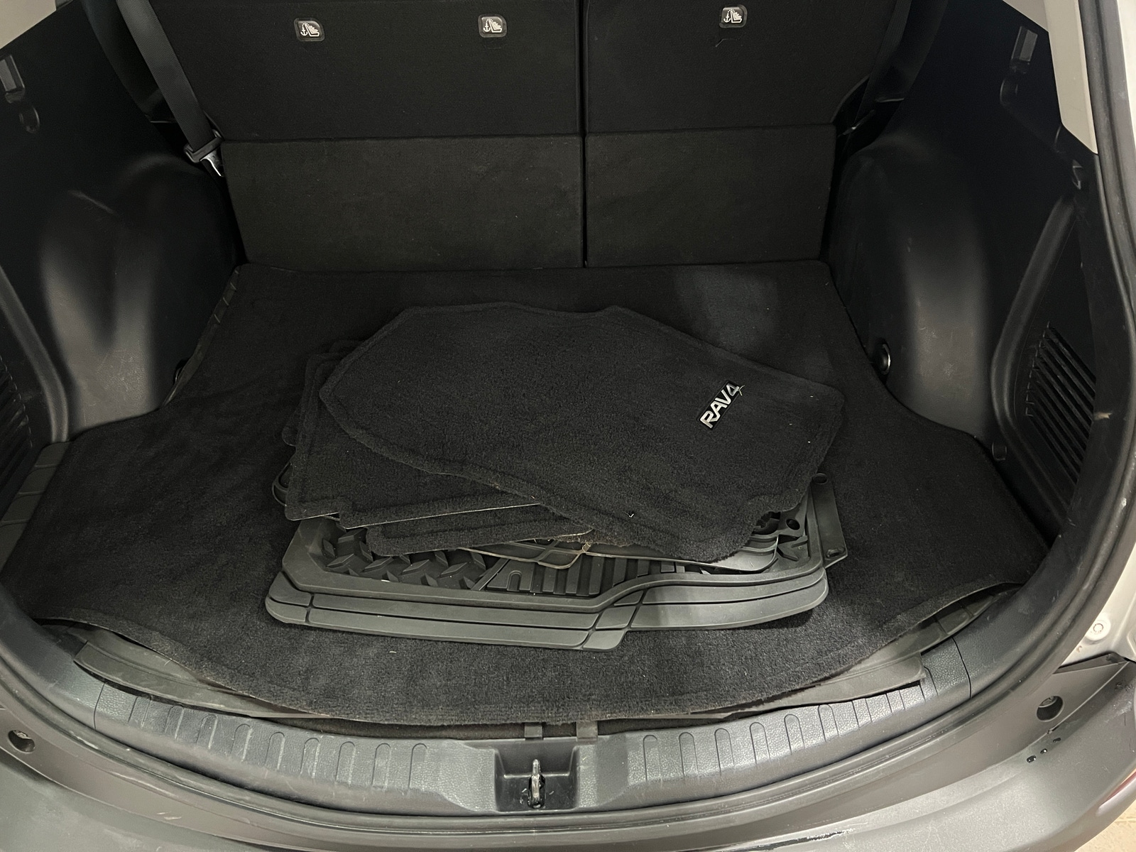 Thumbnail: 2015 Toyota RAV4 - 7