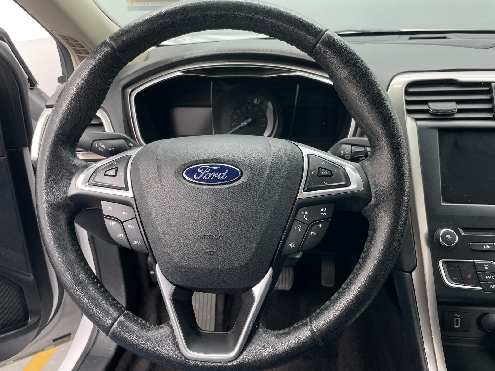 Thumbnail: 2017 Ford Fusion - 4