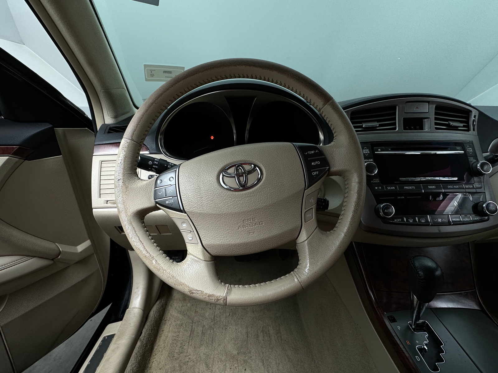 Thumbnail: 2011 Toyota Avalon - 4