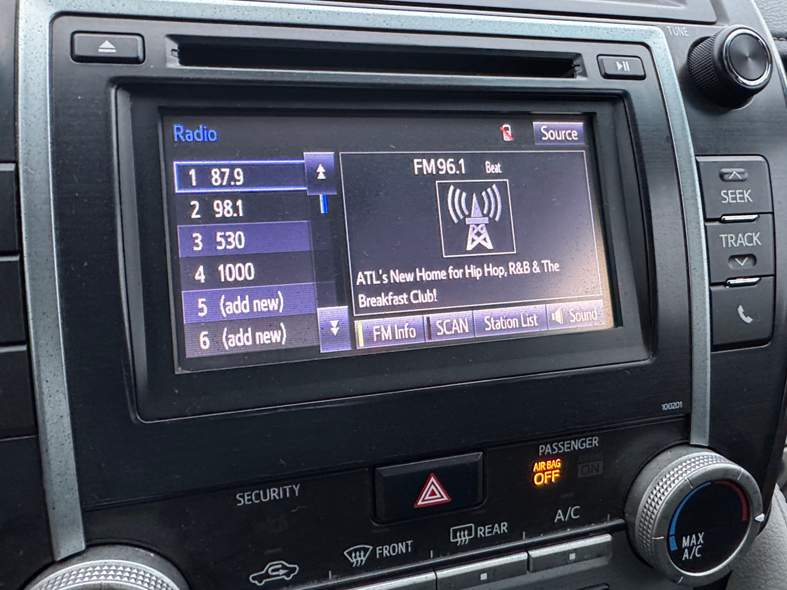 Thumbnail: 2014 Toyota Camry - 4