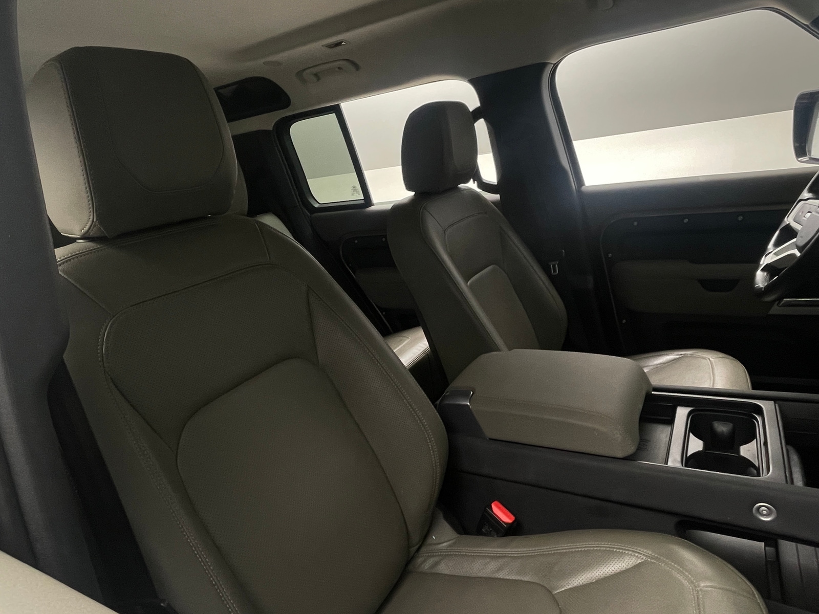 Thumbnail: 2023 Land Rover Defender - 2