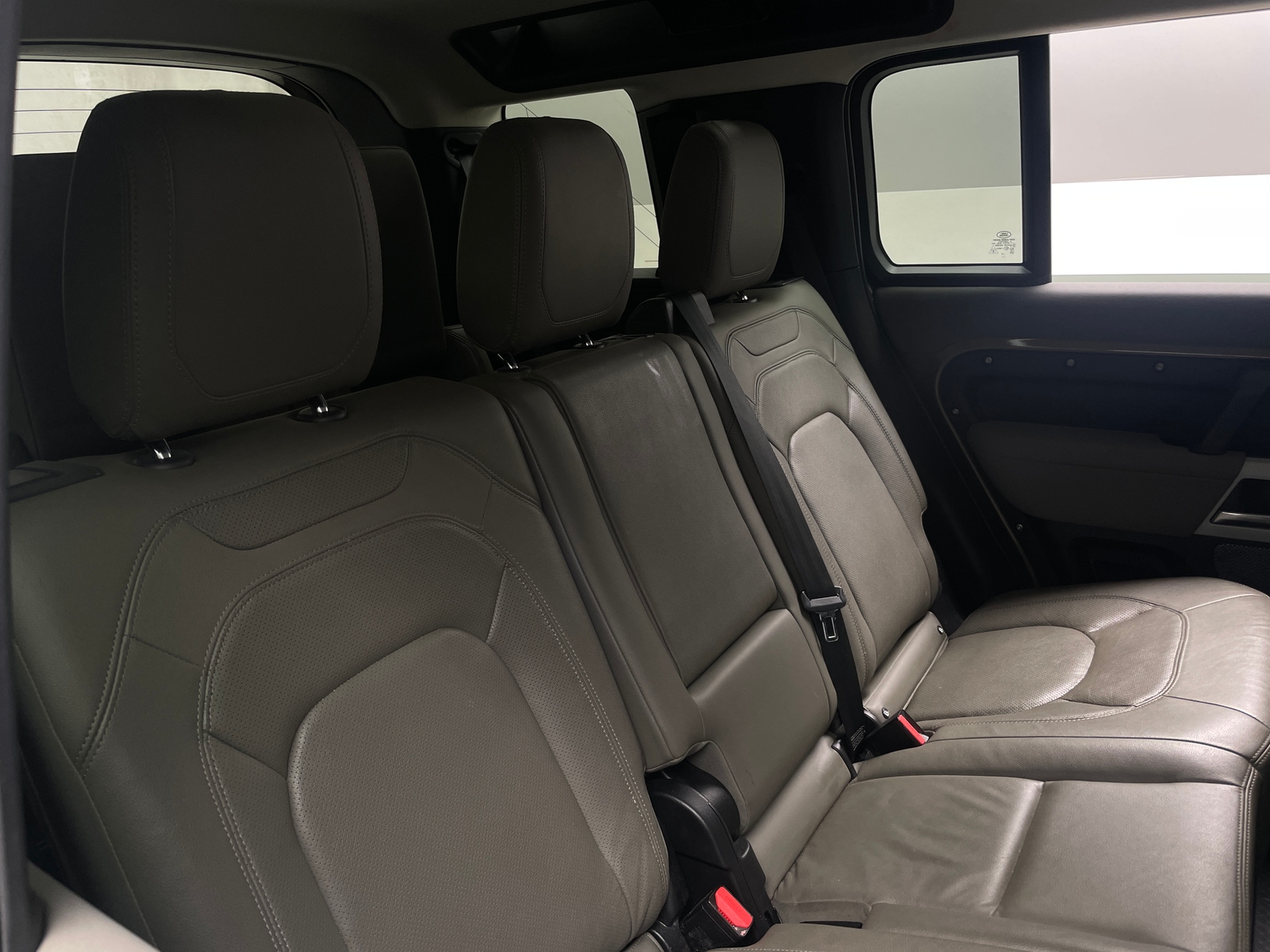 Thumbnail: 2023 Land Rover Defender - 5