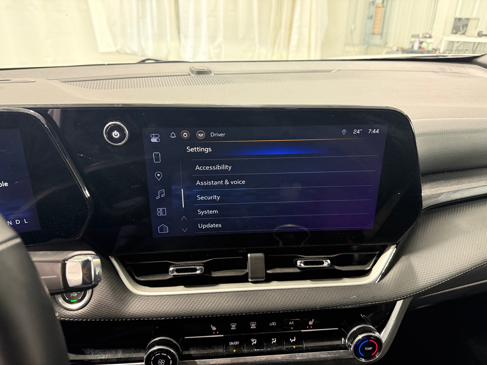 Thumbnail: 2025 Chevrolet Equinox - 4