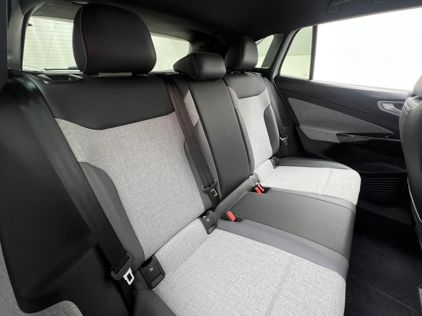 Thumbnail: 2023 Volkswagen ID.4 - 5