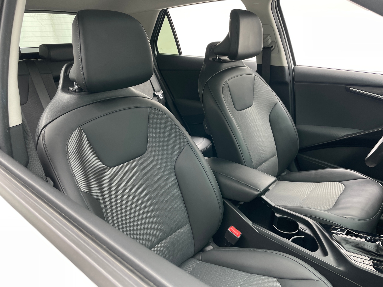 Thumbnail: 2023 Kia Niro - 2