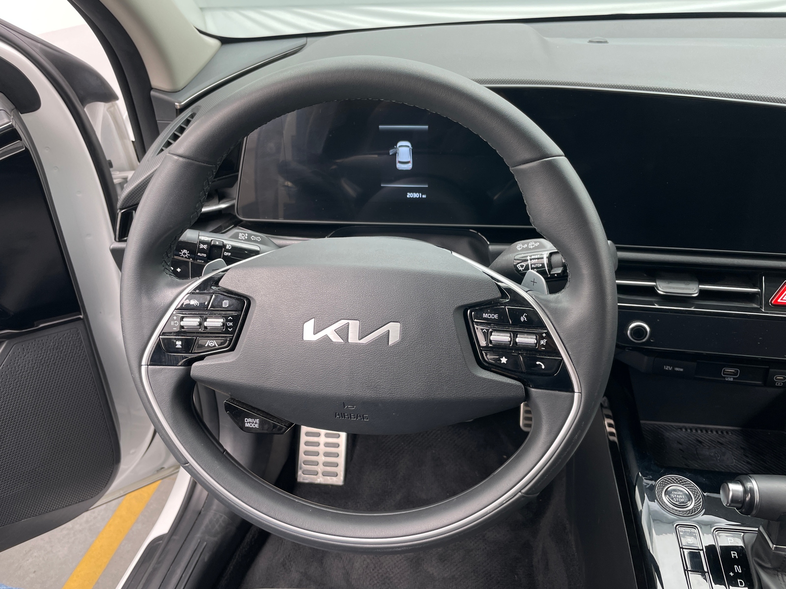 Thumbnail: 2023 Kia Niro - 5