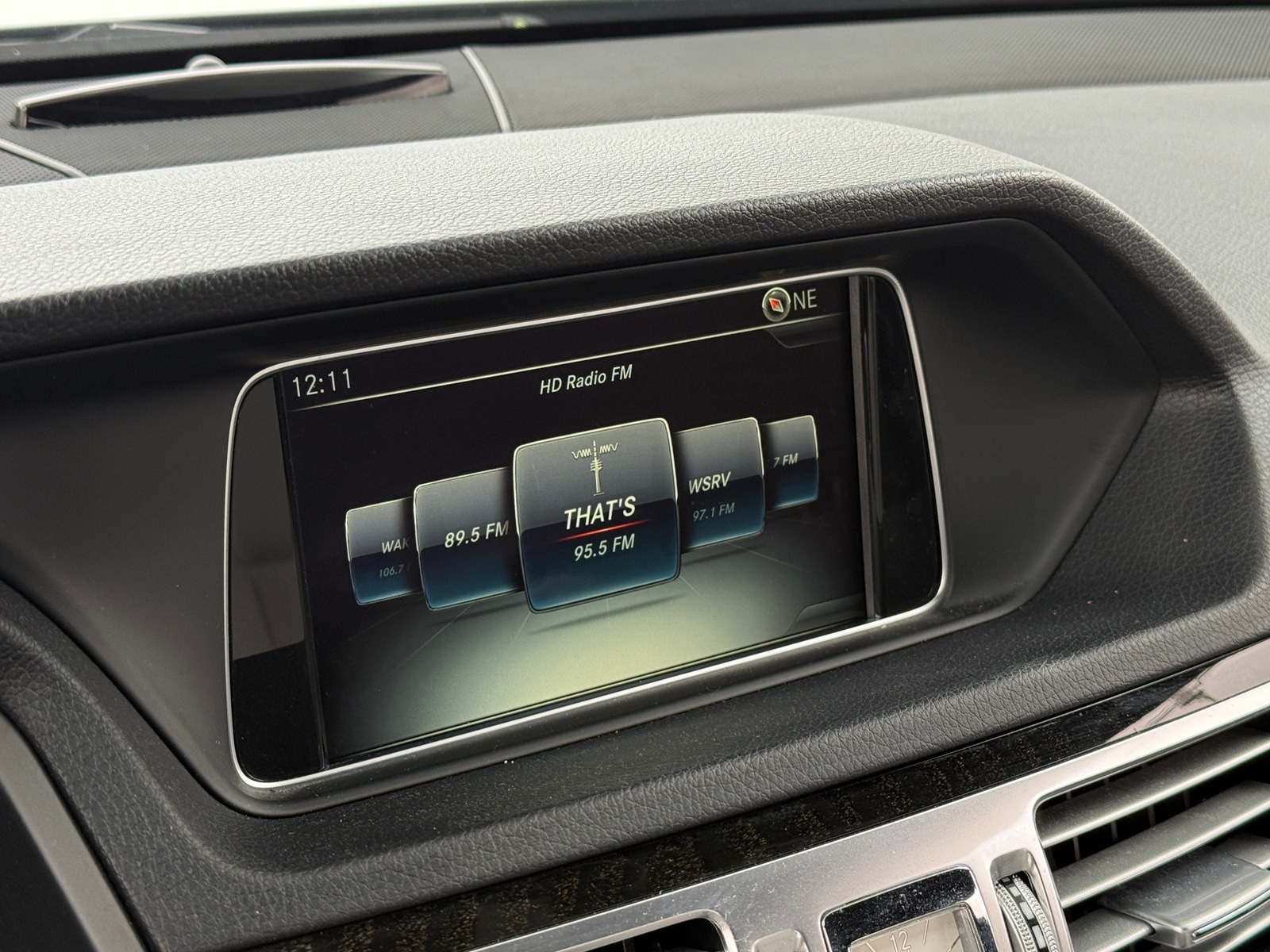 Thumbnail: 2016 Mercedes-Benz E-Class - 3