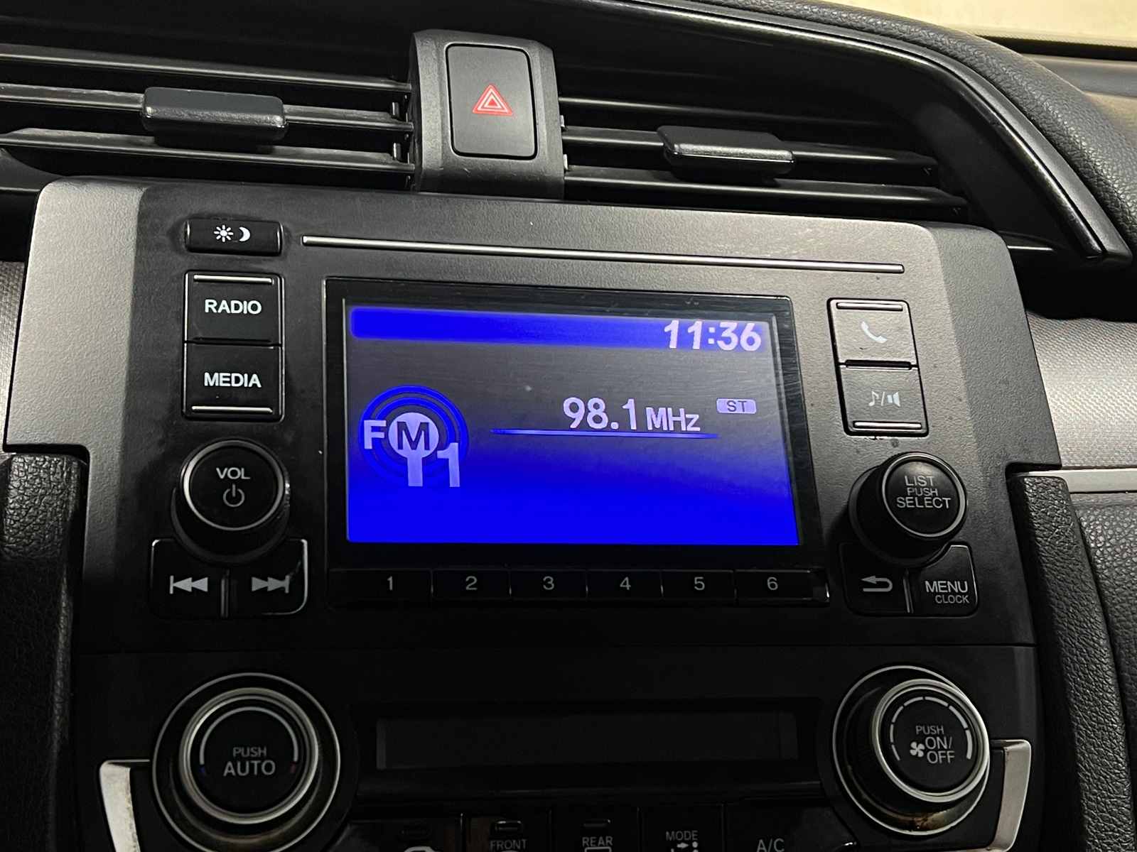 Thumbnail: 2017 Honda Civic - 4