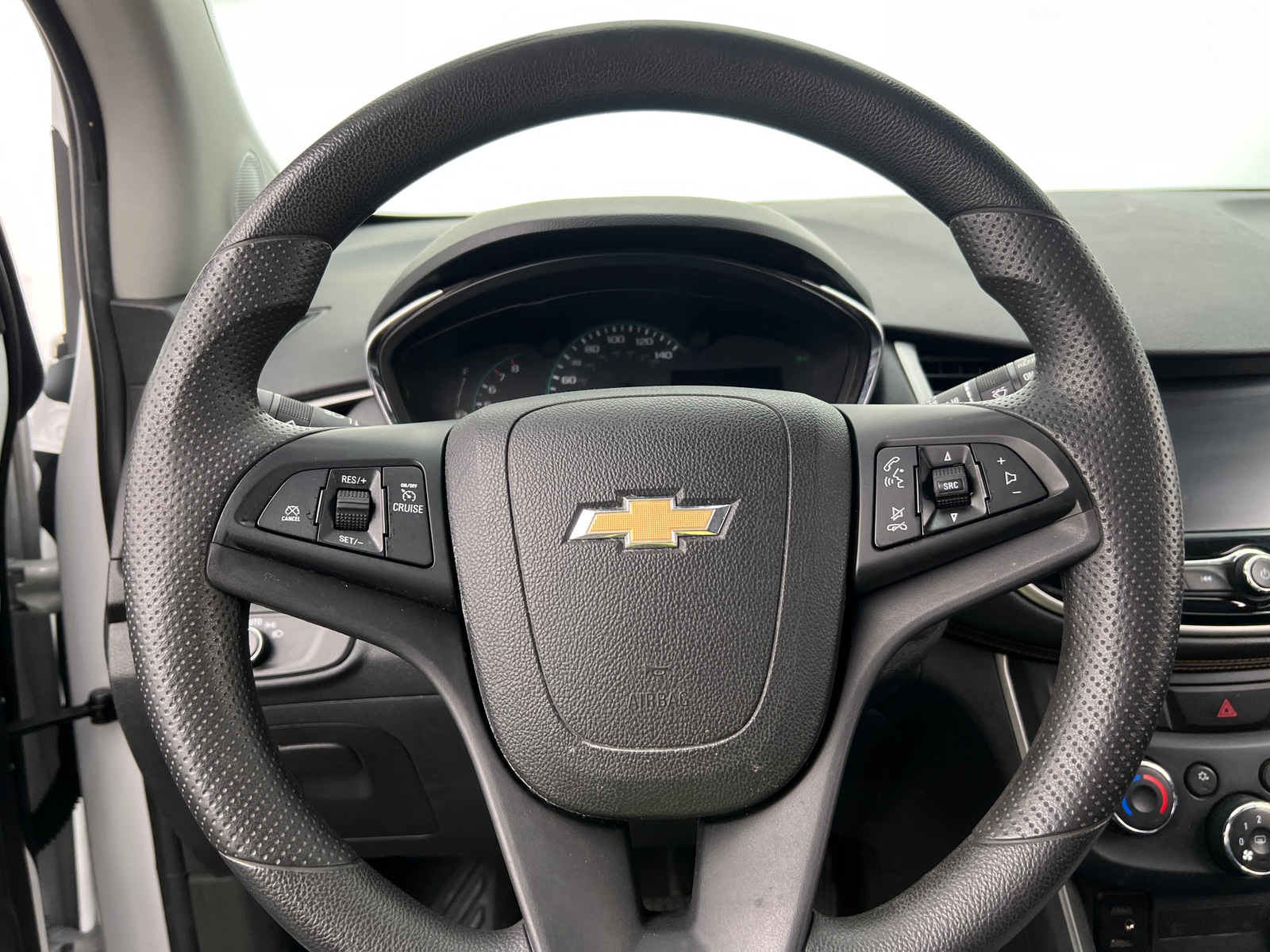 Thumbnail: 2017 Chevrolet Trax - 5