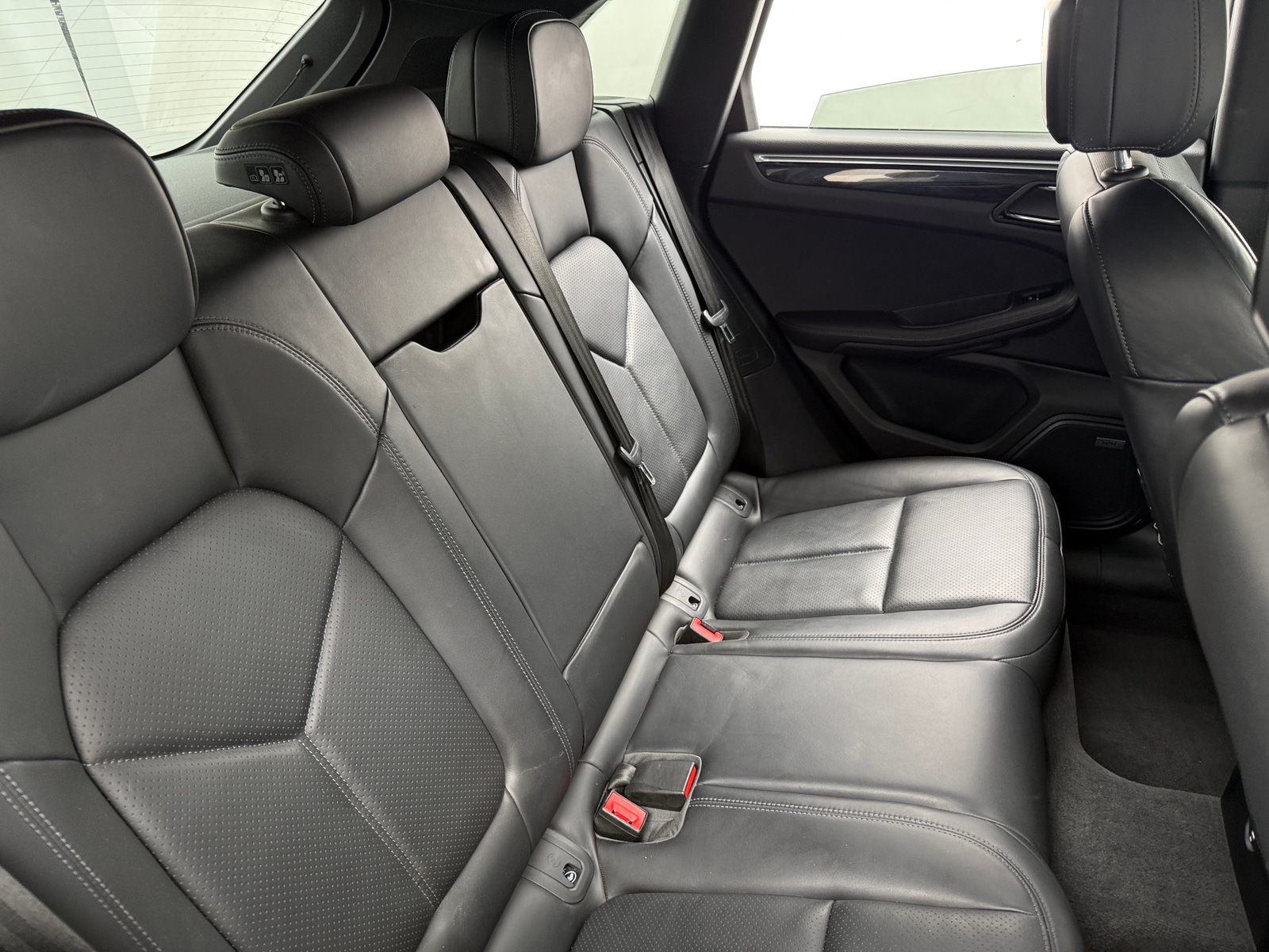 Thumbnail: 2020 Porsche Macan - 5