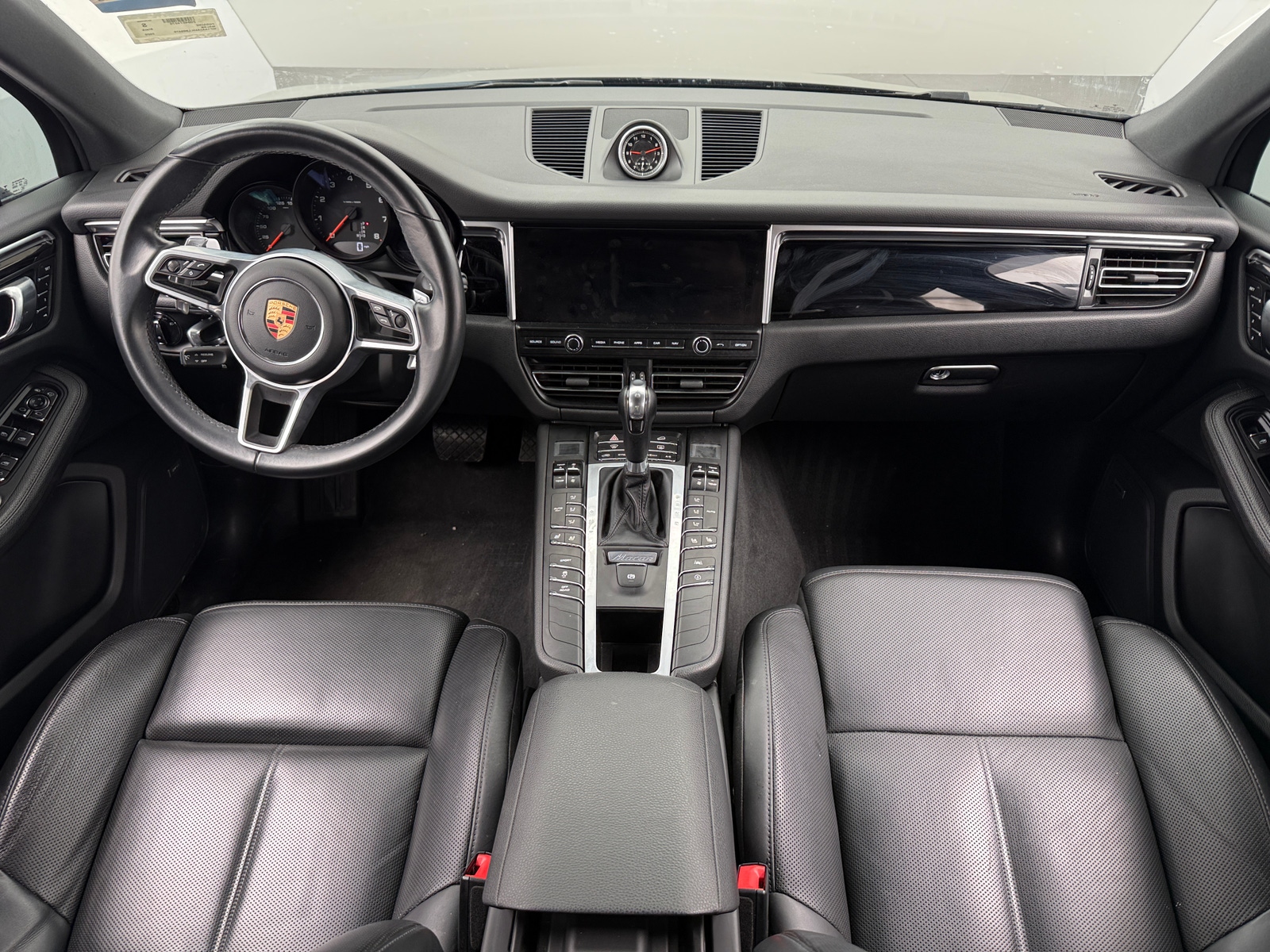 Thumbnail: 2020 Porsche Macan - 2