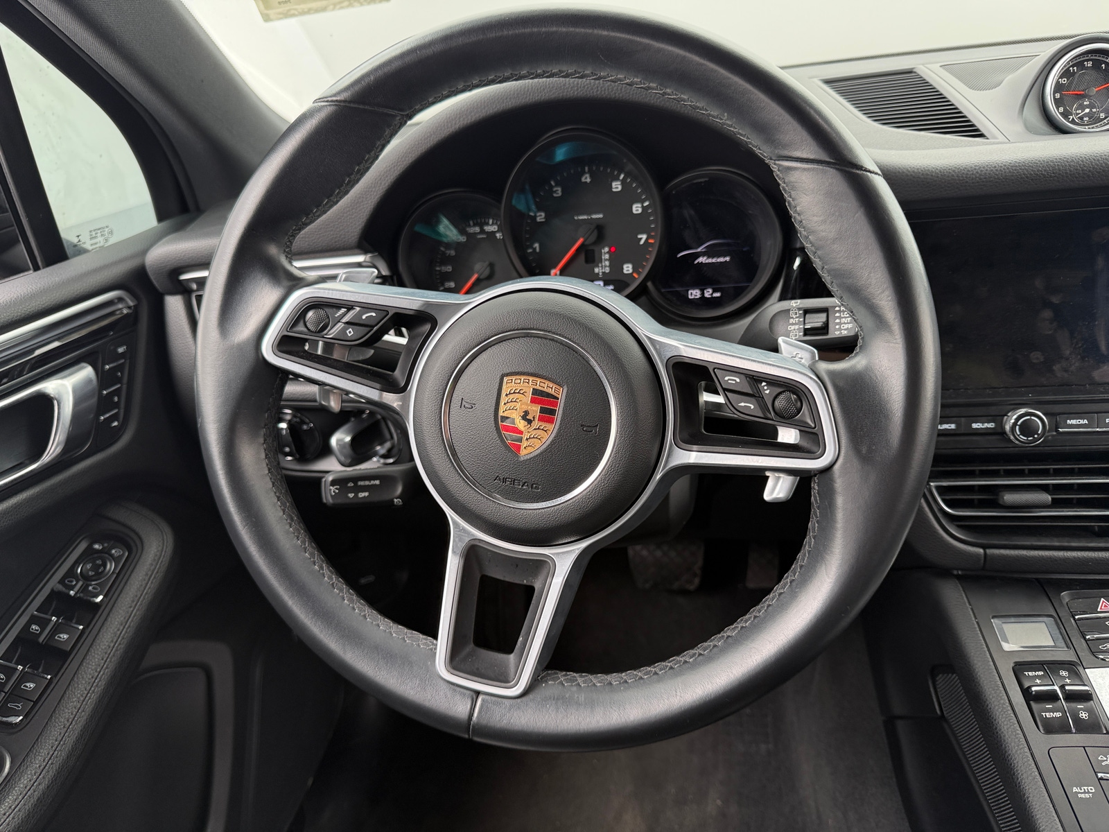 Thumbnail: 2020 Porsche Macan - 4