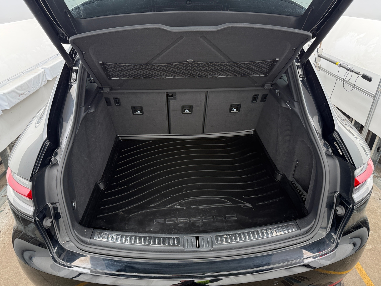 Thumbnail: 2020 Porsche Macan - 6