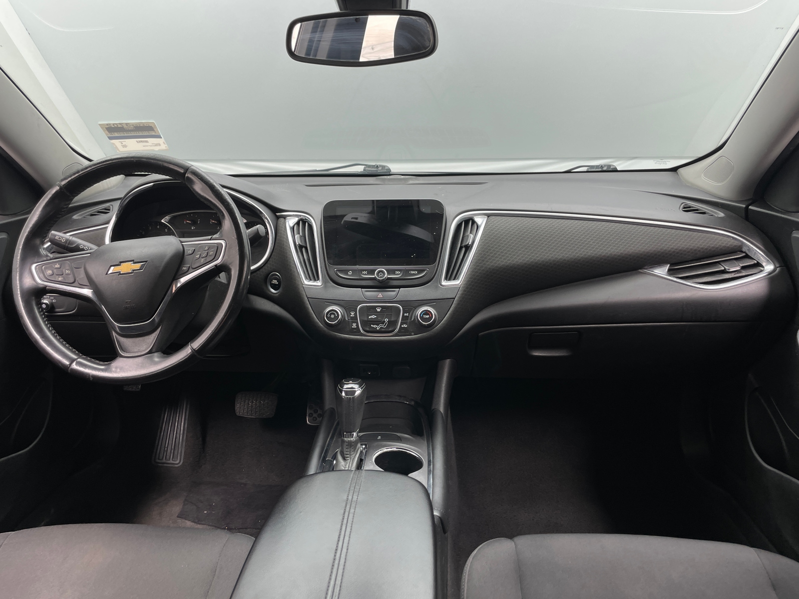 Thumbnail: 2018 Chevrolet Malibu - 3