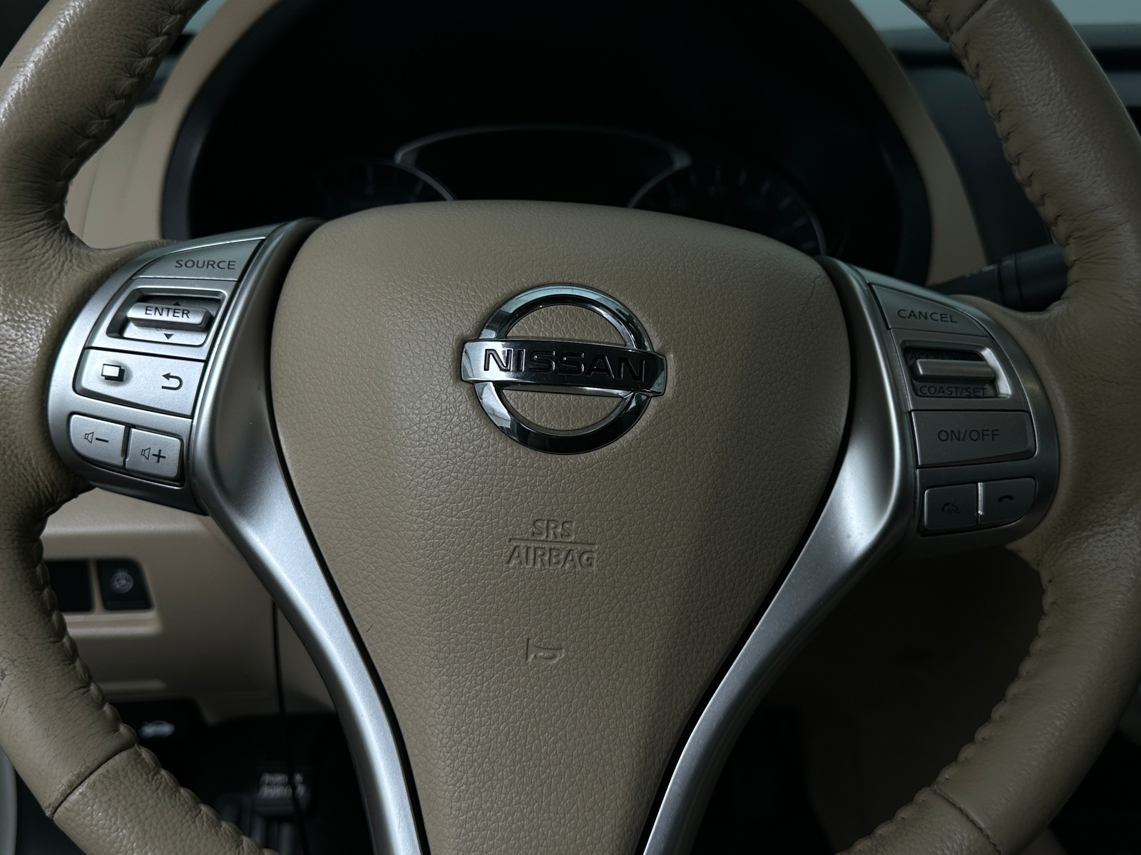 Thumbnail: 2017 Nissan Altima - 4