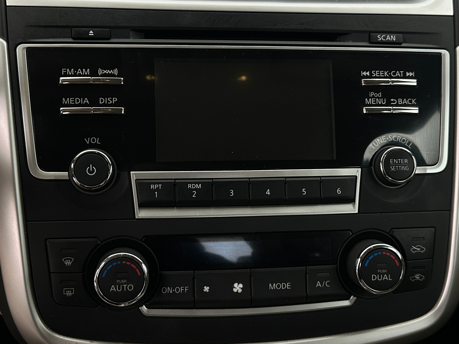 Thumbnail: 2017 Nissan Altima - 3