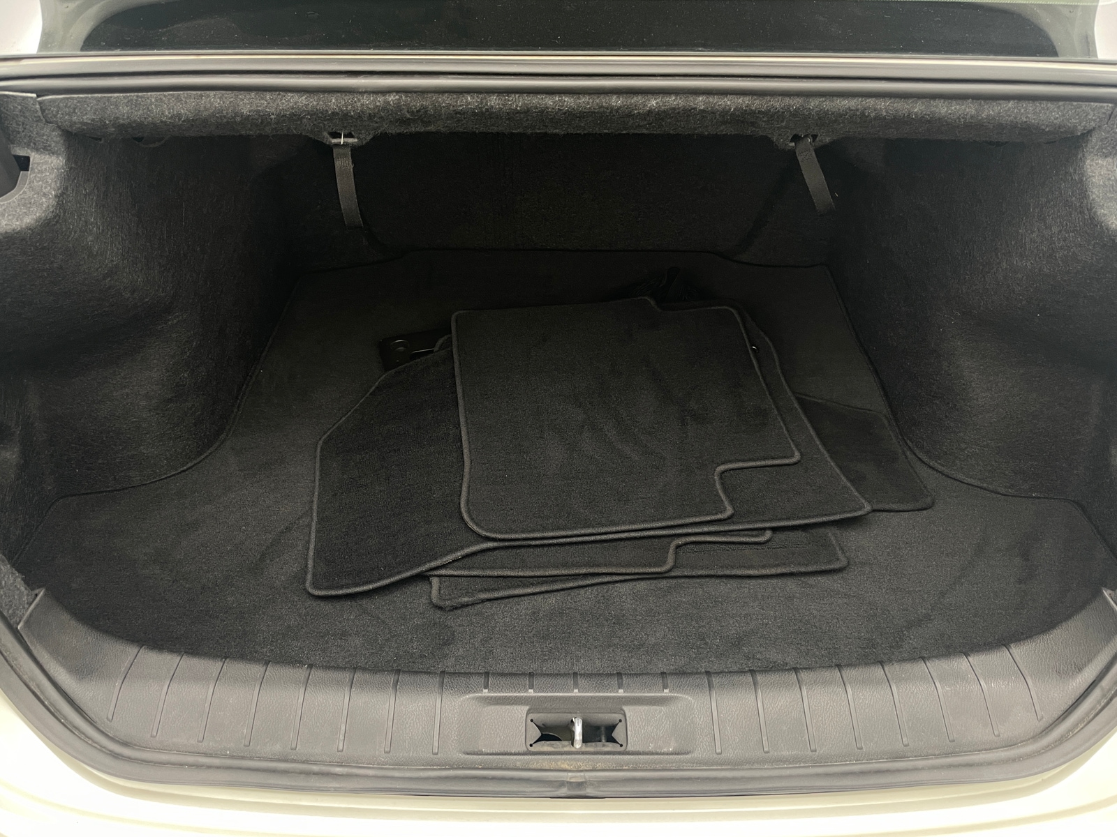 Thumbnail: 2017 Nissan Maxima - 6