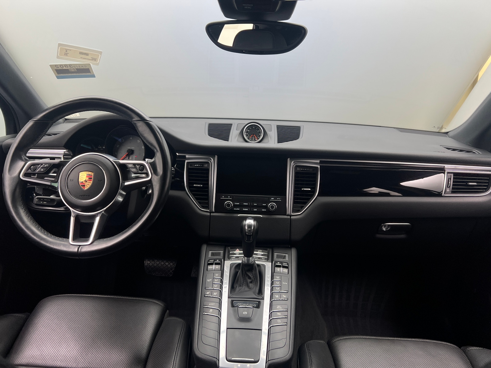 Thumbnail: 2018 Porsche Macan - 2