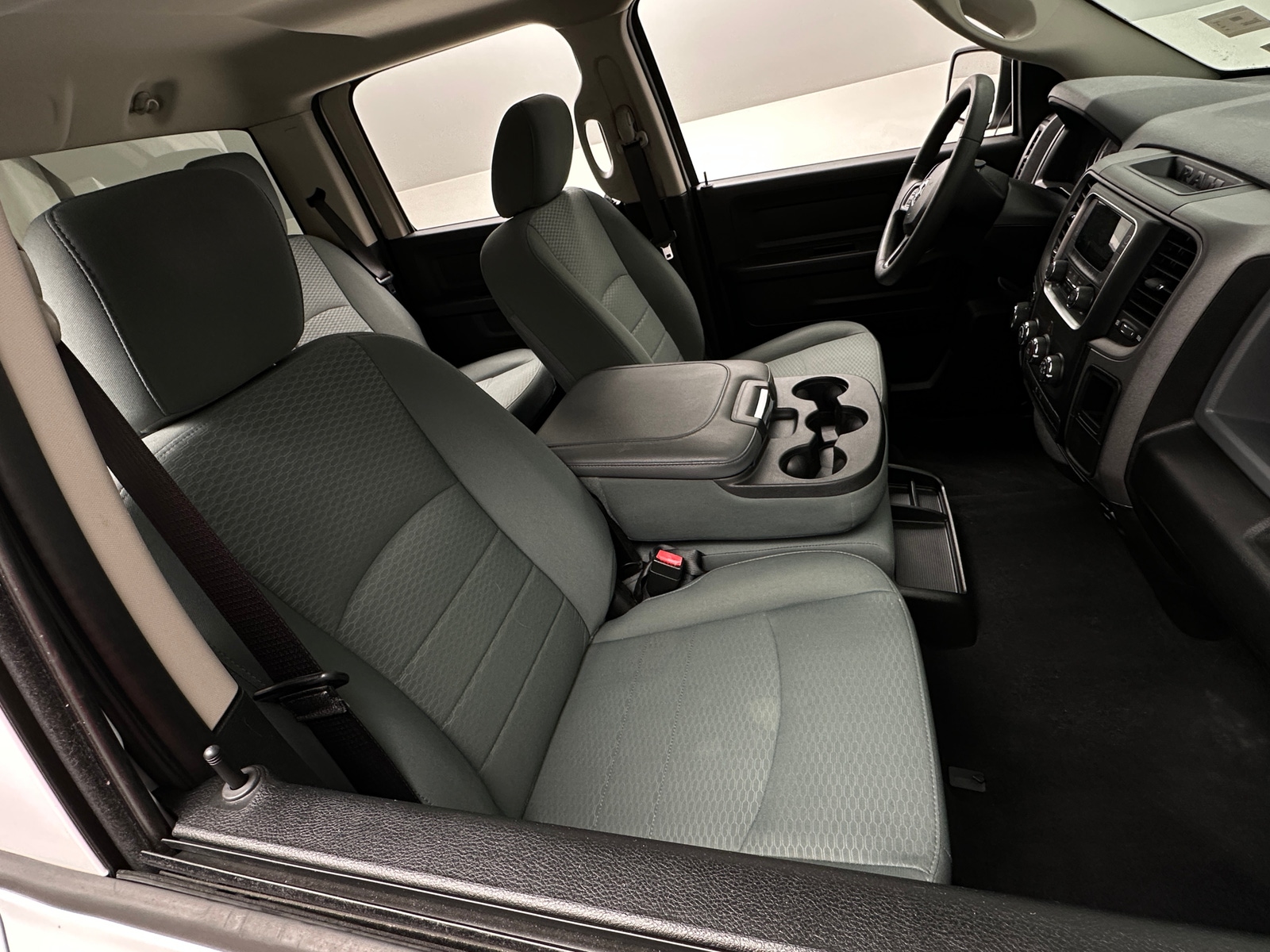 Thumbnail: 2019 RAM 1500 Classic - 2